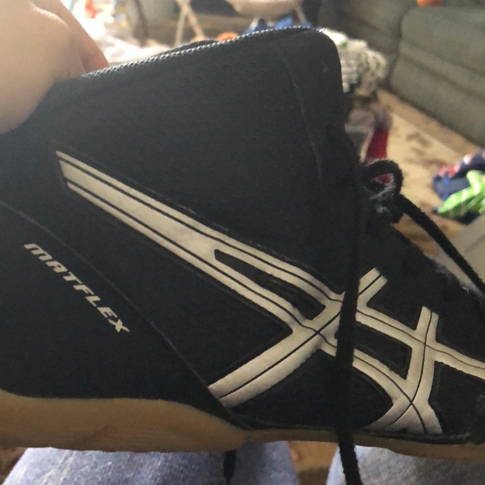 ASICS size 12 men’s wrestling shoes